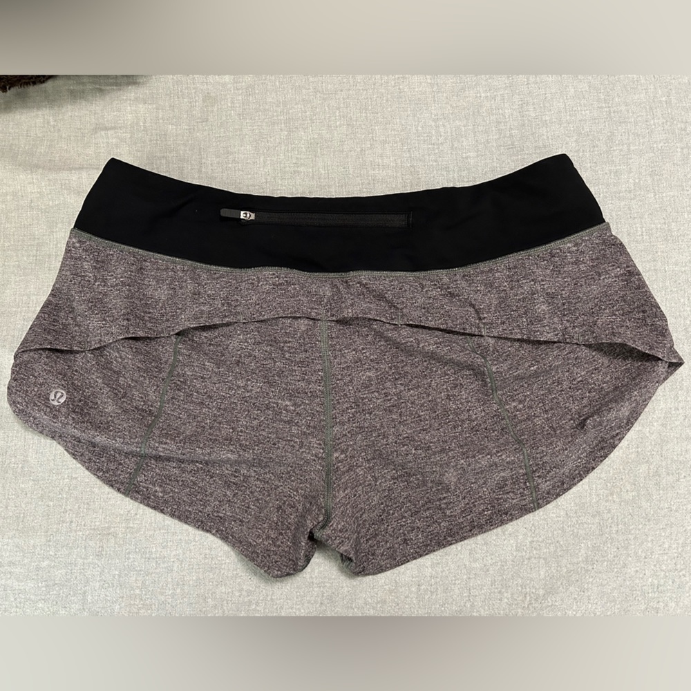 ❗️SOLD❗️lululemon 2.5” speed up lined shorts - Picture 2 of 6